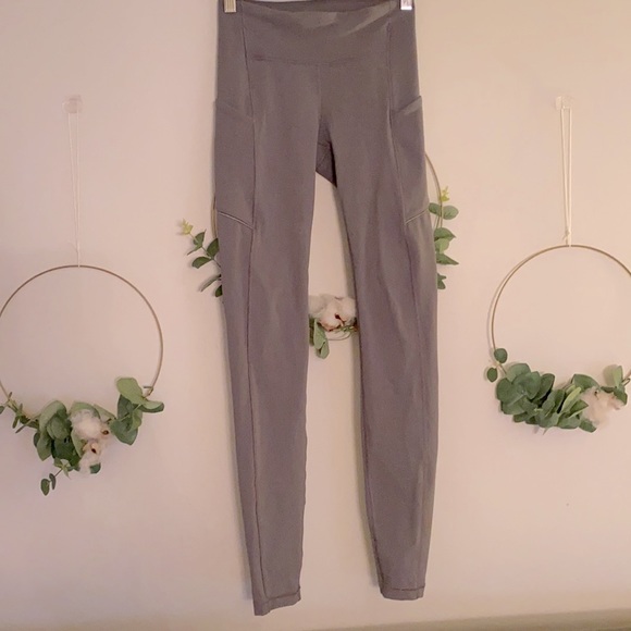 Lululemon Speed Up Tight 28" *Full-On Luxtreme
Titanium size 2 leggings grey - Picture 6 of 9